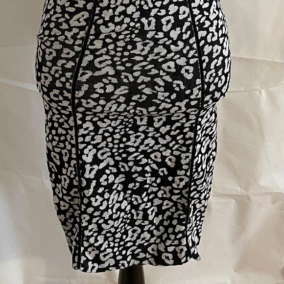 NWOT! Bebe Leopard BodyCon Nylon Dress M/L - Picture 2 of 11